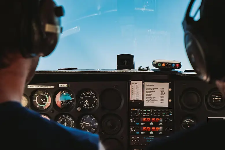 Replay, Reveal, Refine: How Simulators Speed Up Root-Cause Discovery in Flight Training